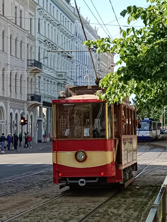 Centrally Located Studio Apartment Riga Buitenkant foto